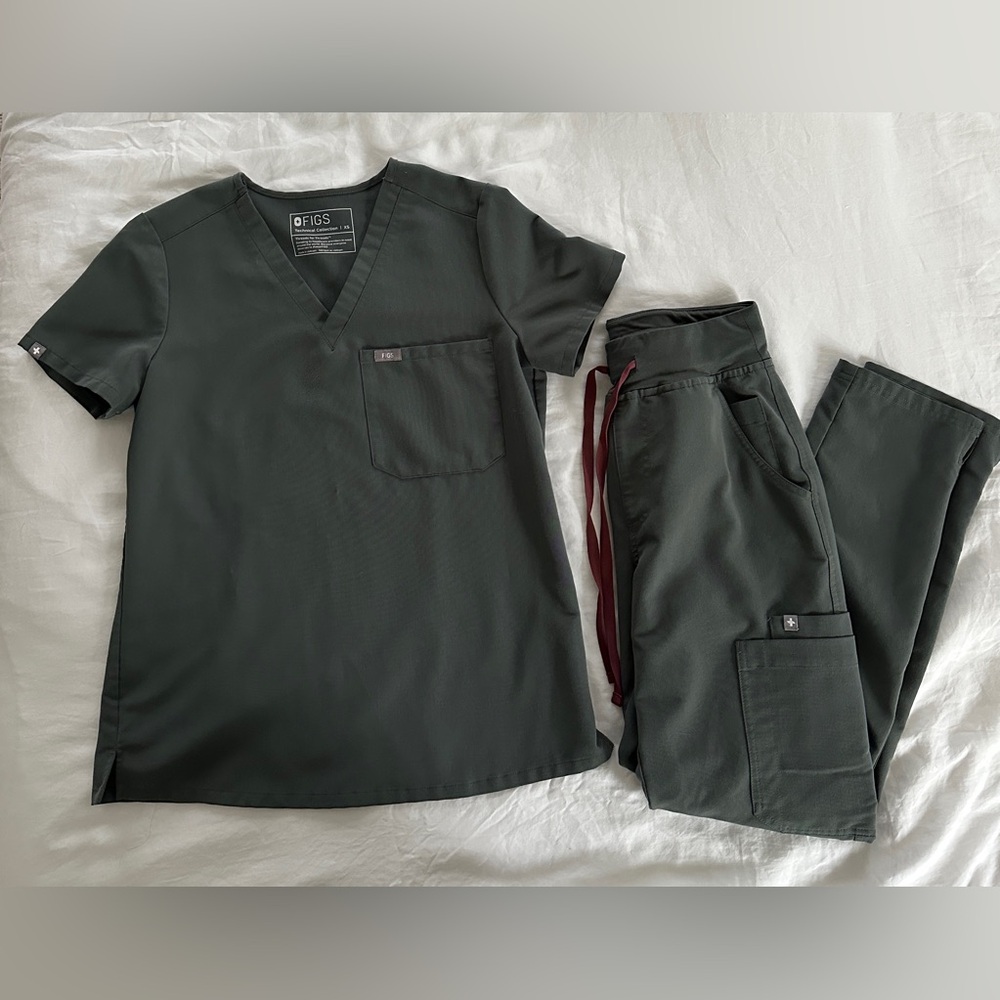 Figs Moss set (XS Catarina, XS high waist Yola)